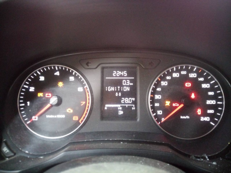 Recambio de cuadro instrumentos para audi a1 (8x) ambition referencia OEM IAM 8X0920900  E2-A1-31-2