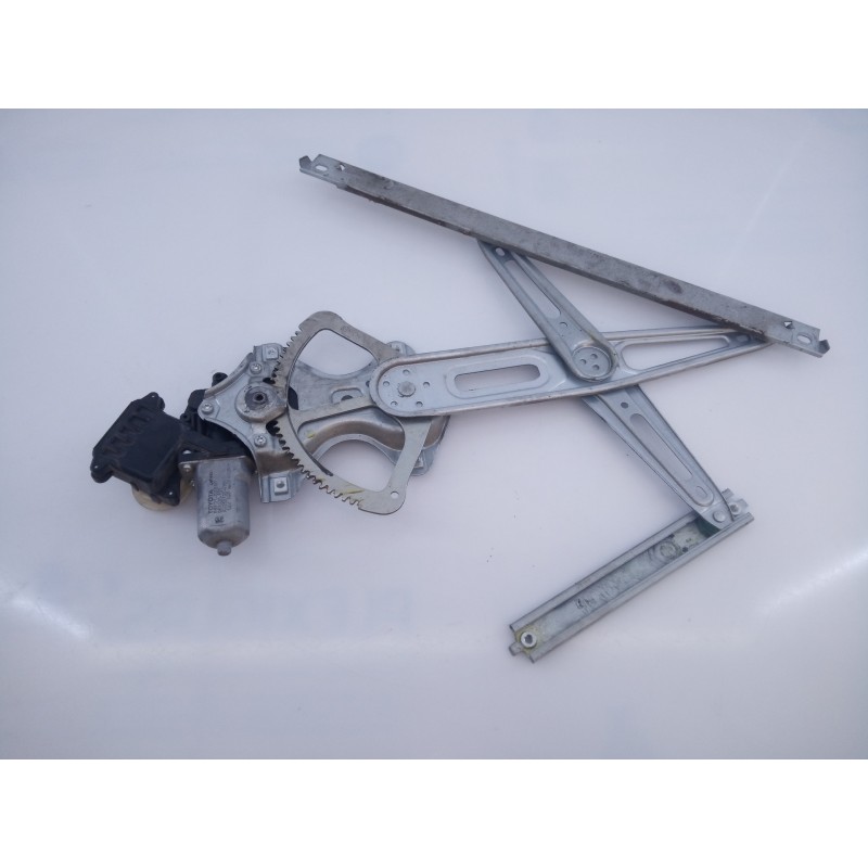 Recambio de elevalunas delantero derecho para toyota auris active referencia OEM IAM 8570102010  E2-B4-15-1