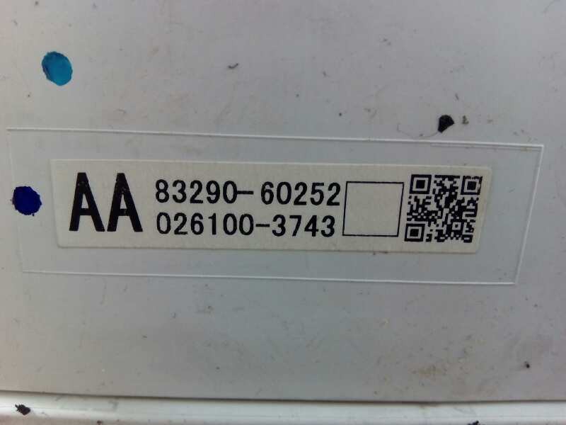 Recambio de pantalla multifuncion para toyota land cruiser (j12) 3.0 d-4d gx referencia OEM IAM 8329060252  E2-B4-16-1