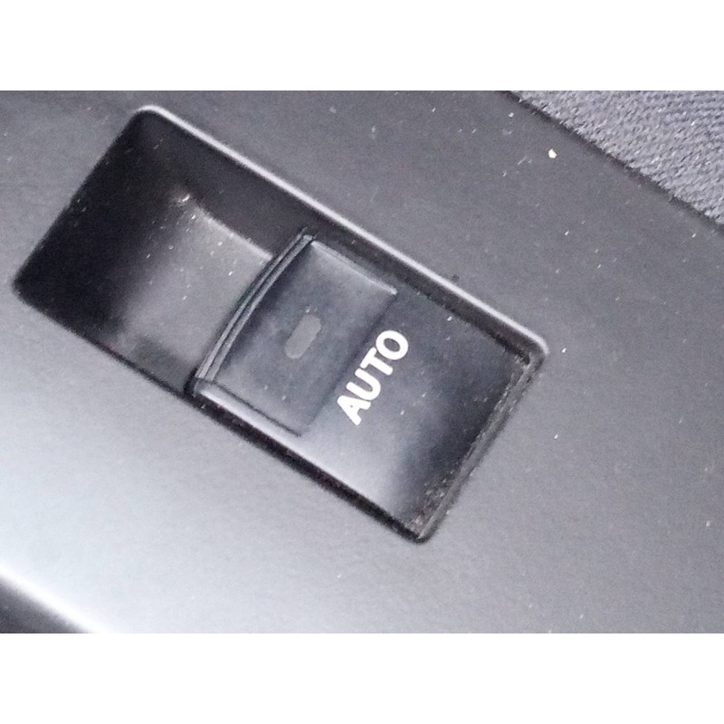 Recambio de mando elevalunas delantero derecho para toyota auris active referencia OEM IAM   