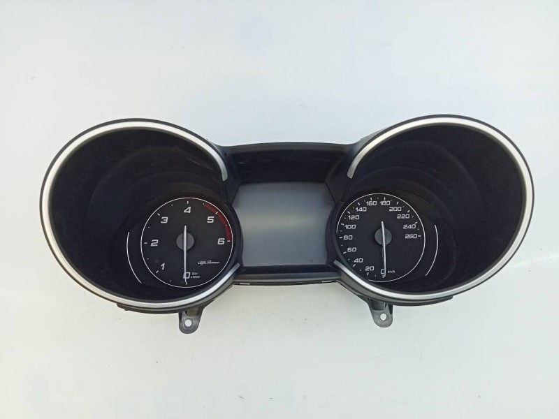 Recambio de cuadro instrumentos para alfa romeo stelvio (630) executive 4wd referencia OEM IAM 50570774  E3-A4-17-3