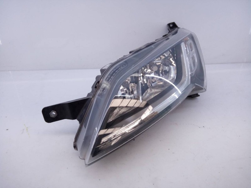 Recambio de faro izquierdo para peugeot boxer combi 333 l2h2 komfort hdi 130 referencia OEM IAM 00468622940 9017400022 E1-A4-19-