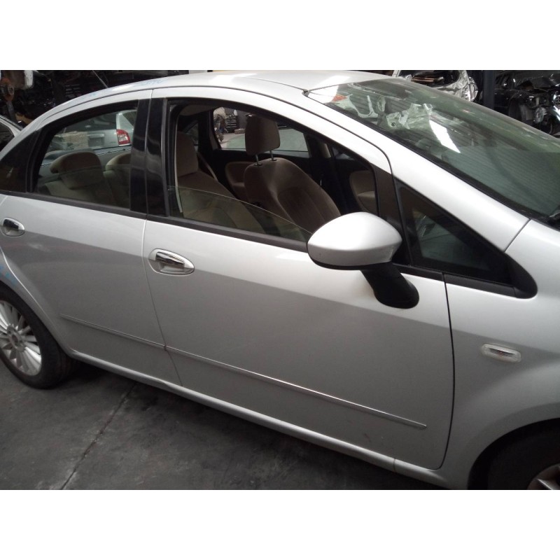 Recambio de puerta delantera derecha para fiat linea (110) emotion referencia OEM IAM   