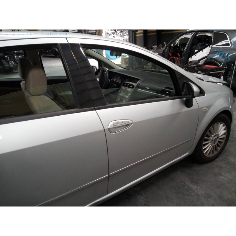 Recambio de puerta delantera derecha para fiat linea (110) emotion referencia OEM IAM   