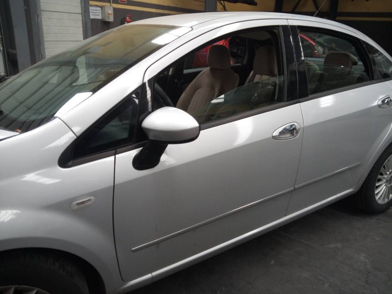 Recambio de puerta delantera izquierda para fiat linea (110) emotion referencia OEM IAM   