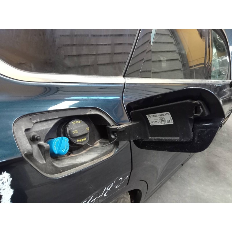 Recambio de tapa exterior combustible para volkswagen touareg r-line 4 motion referencia OEM IAM   