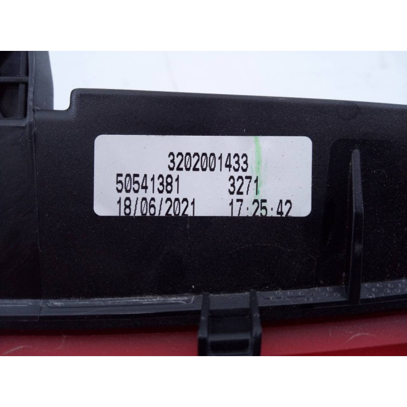 Recambio de luz central de freno para alfa romeo stelvio (630) executive 4wd referencia OEM IAM 3202001433 50541381 E3-A4-18-2