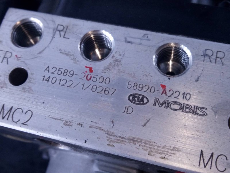 Recambio de abs para kia cee´d drive referencia OEM IAM 58920A2210 6158945200 P3-B9-19-1