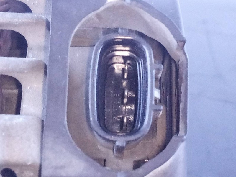 Recambio de alternador para kia cee´d drive referencia OEM IAM 373002A850 2611067 P3-A5-4-3