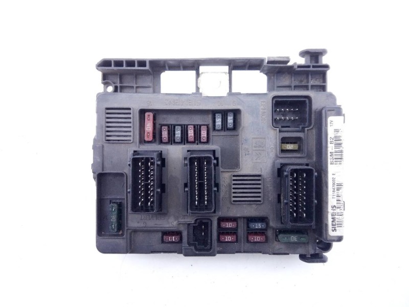Recambio de caja reles / fusibles para peugeot 206 berlina look referencia OEM IAM 9643498980  E3-B2-31-3