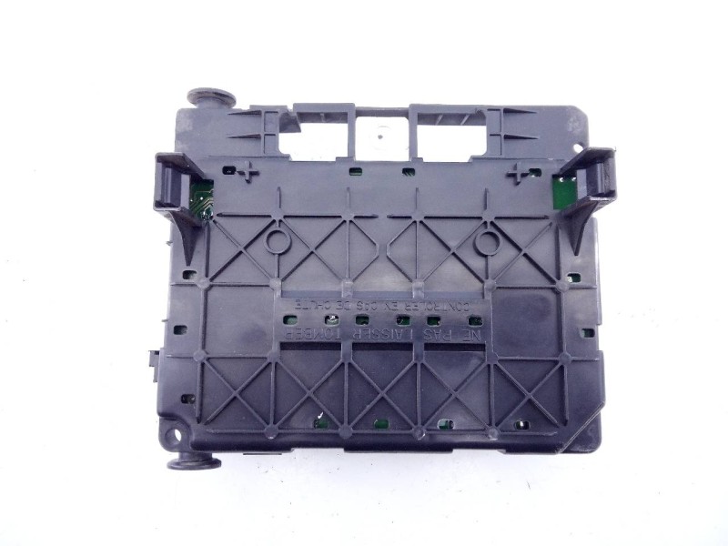 Recambio de caja reles / fusibles para peugeot 206 berlina look referencia OEM IAM 9643498980  E3-B2-31-3