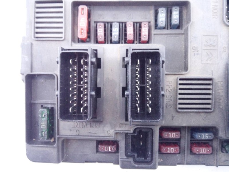 Recambio de caja reles / fusibles para peugeot 206 berlina look referencia OEM IAM 9643498980  E3-B2-31-3