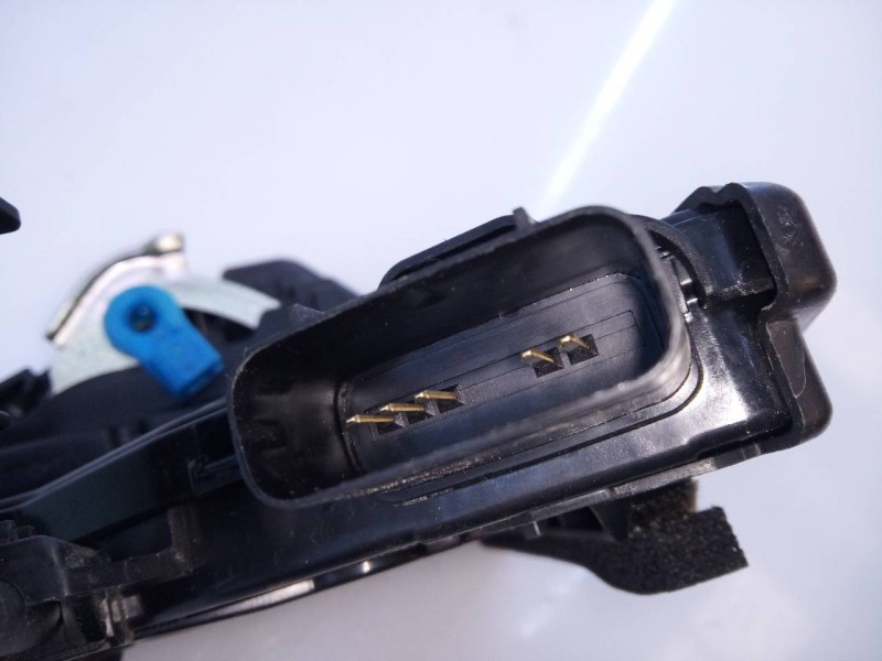 Recambio de cerradura puerta trasera derecha para kia niro concept plug-in hybrid referencia OEM IAM 81420G5000IAC  E2-B5-5-2