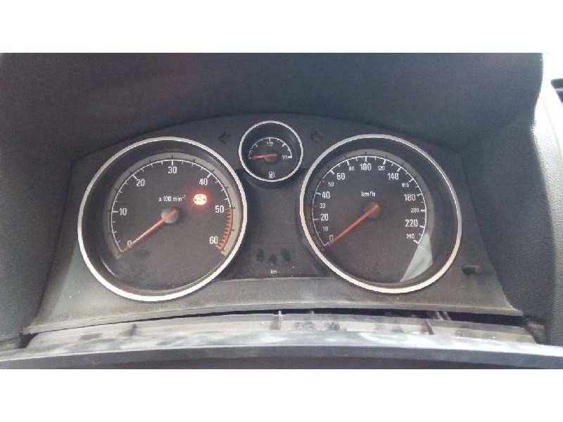 Recambio de cuadro instrumentos para opel zafira b enjoy referencia OEM IAM 13225988 3164392 E3-A5-29-1