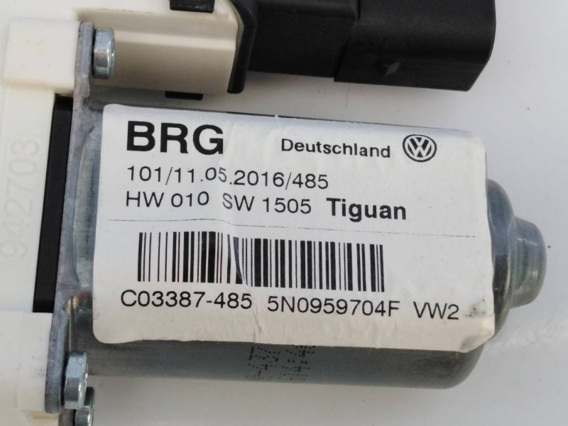 Recambio de motor elevalunas trasero derecho para volkswagen tiguan (5n2) t1 bluemotion referencia OEM IAM 5N0959704F C03387485 