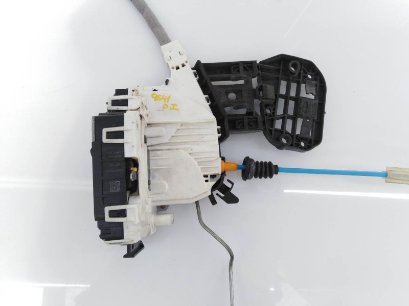 Recambio de cerradura puerta delantera izquierda para mercedes-benz clase cla (w117) cla 220 cdi (117.303) referencia OEM IAM A1