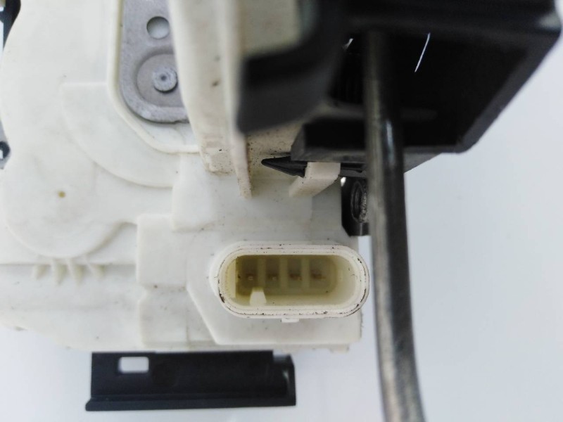 Recambio de cerradura puerta delantera izquierda para mercedes-benz clase cla (w117) cla 220 cdi (117.303) referencia OEM IAM A1