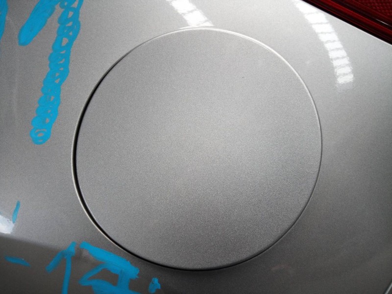 Recambio de tapa exterior combustible para mazda cx-5 style 4wd referencia OEM IAM   