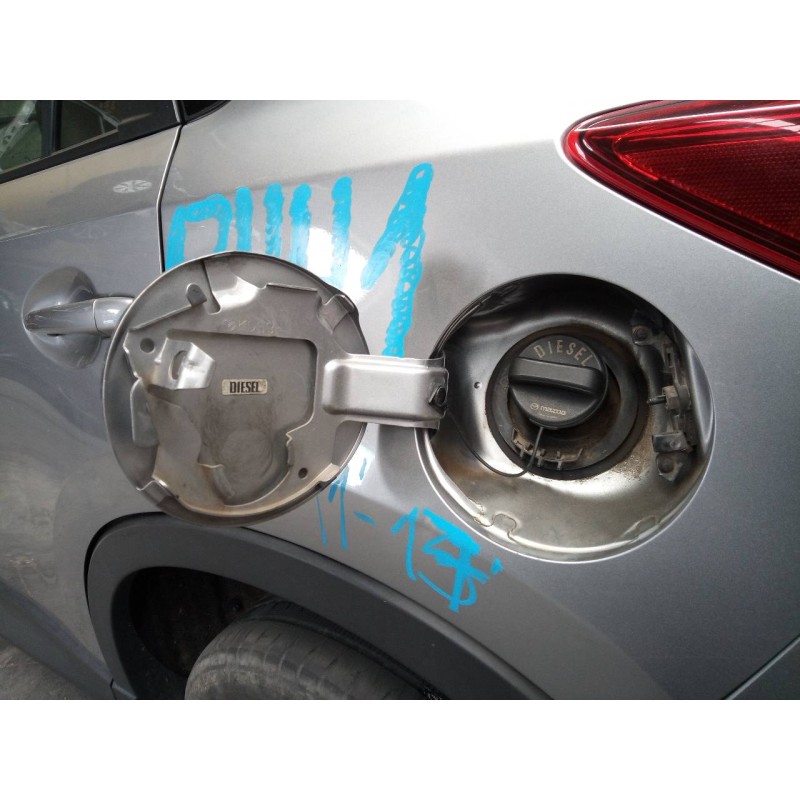 Recambio de tapa exterior combustible para mazda cx-5 style 4wd referencia OEM IAM   