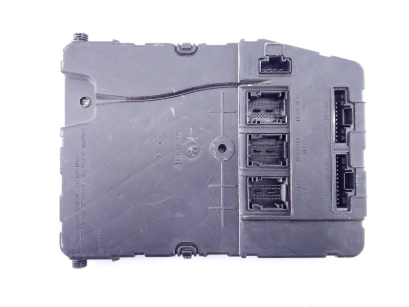 Recambio de caja reles / fusibles para renault scenic ii authentique referencia OEM IAM 8200351182  E2-A1-38-8