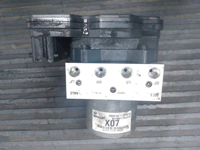 Recambio de abs para kia sorento concept 2wd referencia OEM IAM 589102P970 H26GAB1B1020520 P3-A8-18-3