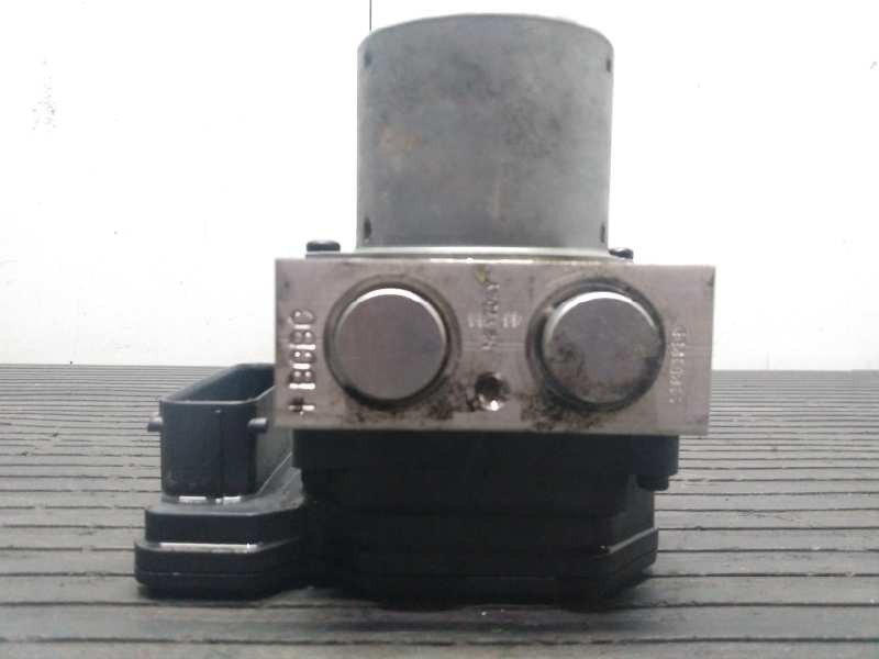 Recambio de abs para kia sorento concept 2wd referencia OEM IAM 589102P970 H26GAB1B1020520 P3-A8-18-3