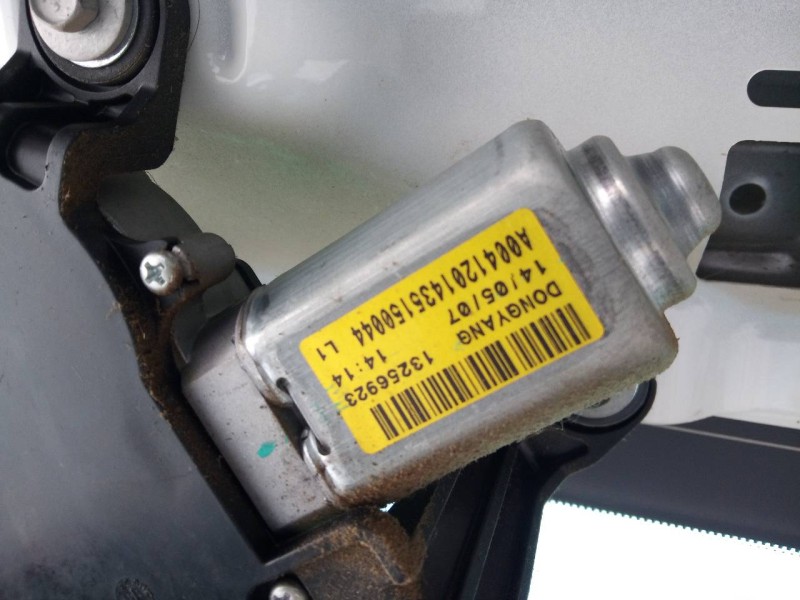 Recambio de motor limpia trasero para opel zafira tourer expression referencia OEM IAM 13256923  