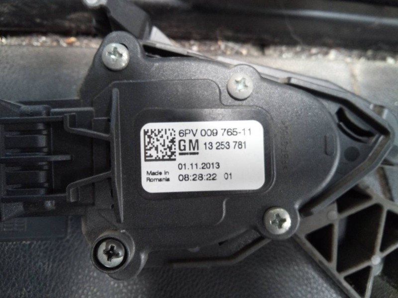 Recambio de pedal acelerador para opel zafira tourer expression referencia OEM IAM 13253781 6PV00976511 