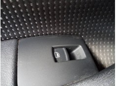 MANDO ELEVALUNAS DELANTERO DERECHO 