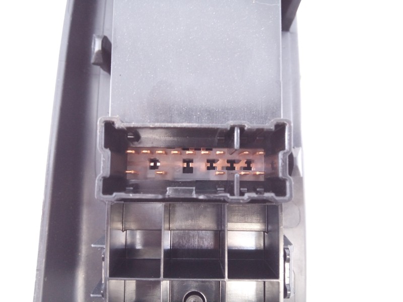 Recambio de mando elevalunas delantero izquierdo para nissan micra v (k14) acenta referencia OEM IAM 255705RA0A  E3-B4-28-4