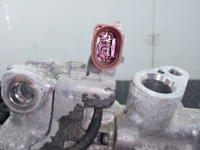 Recambio de compresor aire acondicionado para audi q5 (8r) 2.0 tdi quattro (140kw) referencia OEM IAM 8T0260850S  P3-B2-13-1