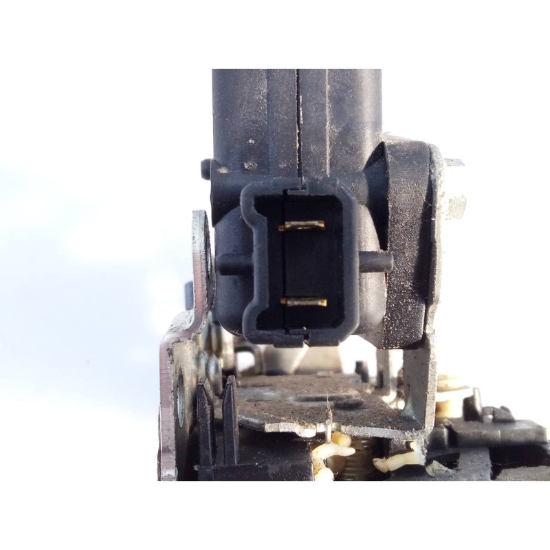 Recambio de cerradura puerta trasera izquierda para dacia duster ambiance 4x2 referencia OEM IAM   E2-A1-34-2