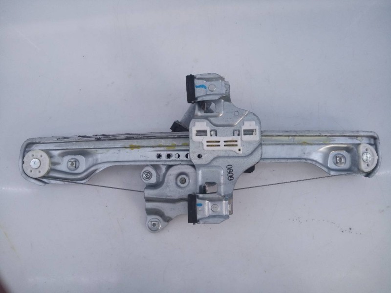 Recambio de elevalunas trasero izquierdo para opel mokka excellence referencia OEM IAM 98820 001100467084 E2-B6-55-1