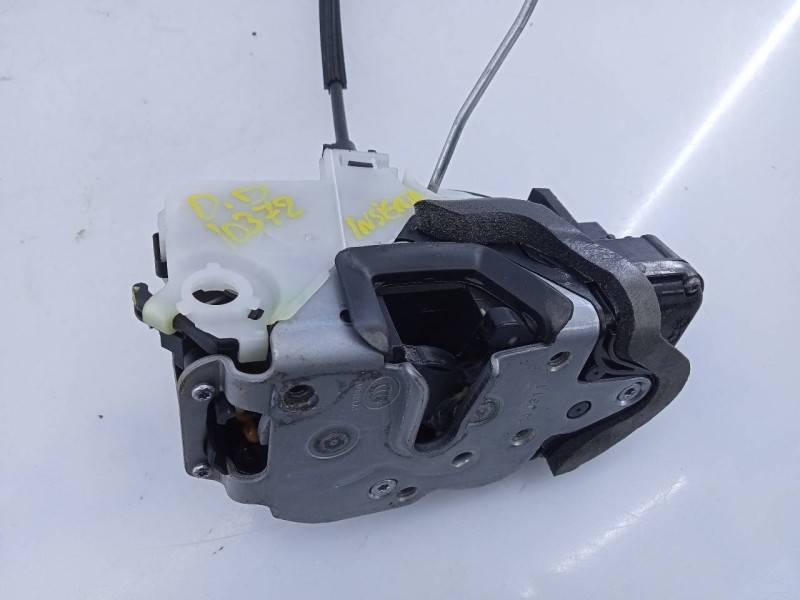 Recambio de cerradura puerta delantera derecha para opel insignia berlina selective referencia OEM IAM 3023880  E2-B6-5-1
