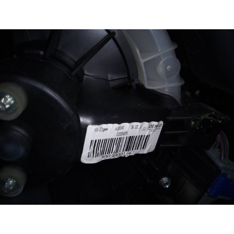 Recambio de ventilador calefaccion para opel corsa e selective referencia OEM IAM 13335075  