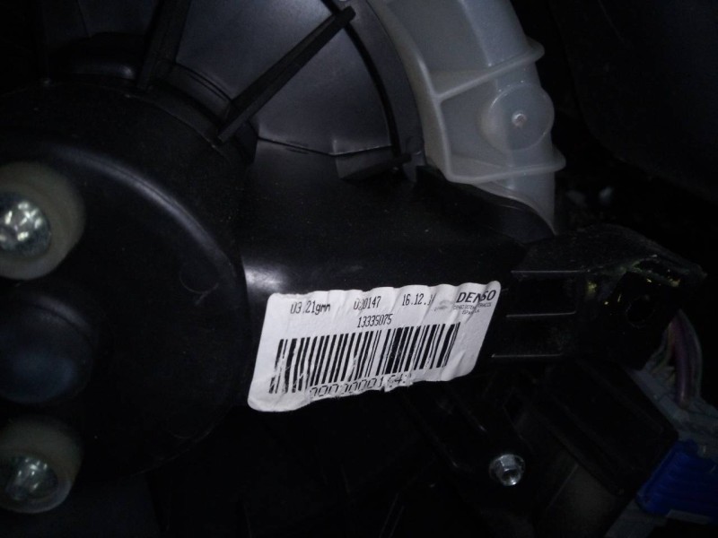 Recambio de ventilador calefaccion para opel corsa e selective referencia OEM IAM 13335075  