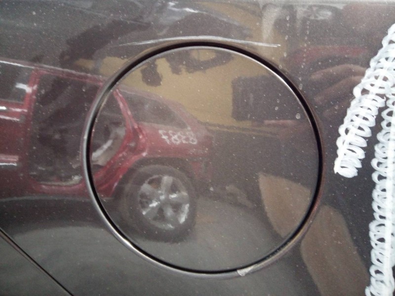 Recambio de tapa exterior combustible para opel insignia berlina selective referencia OEM IAM   