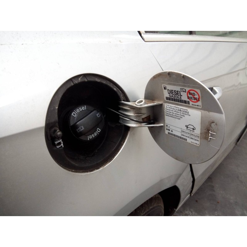 Recambio de tapa exterior combustible para volkswagen passat lim. (362) advance bluemotion referencia OEM IAM   