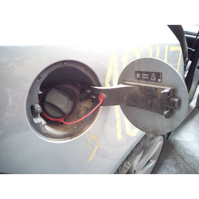 Recambio de tapa exterior combustible para opel insignia berlina cosmo referencia OEM IAM   