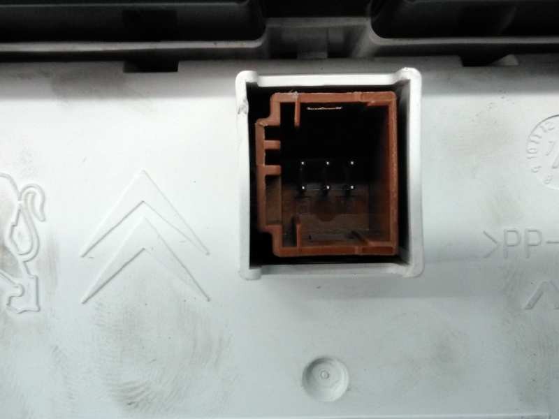 Recambio de cuadro instrumentos para peugeot 5008 premium referencia OEM IAM 9676464480  E3-B2-44-3