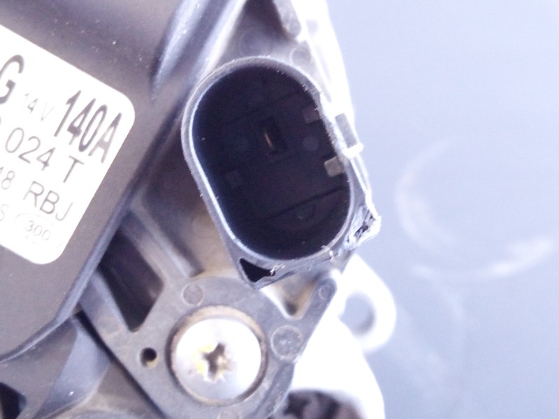 Recambio de alternador para volkswagen t-roc sport referencia OEM IAM 04L903024T  P3-A4-23-1