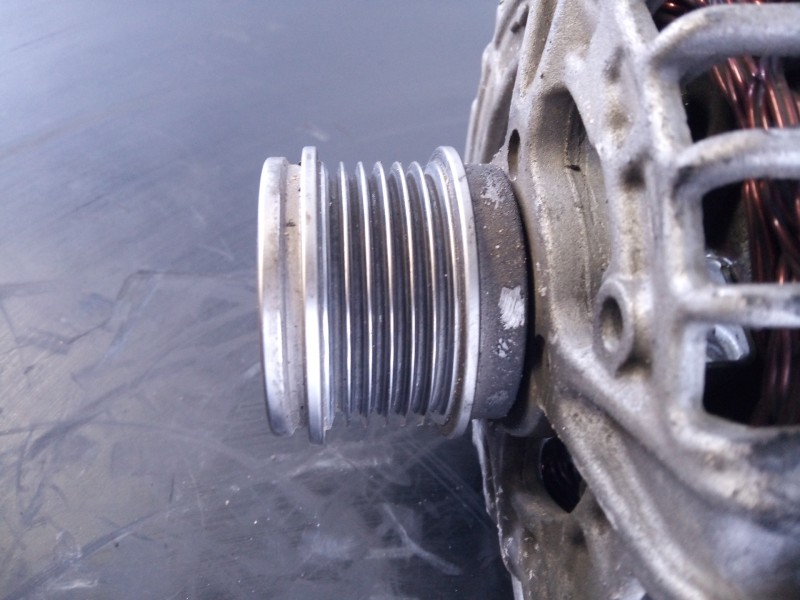 Recambio de alternador para volkswagen t-roc sport referencia OEM IAM 04L903024T  P3-A4-23-1