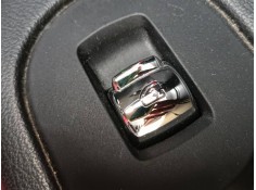 MANDO ELEVALUNAS TRASERO DERECHO 