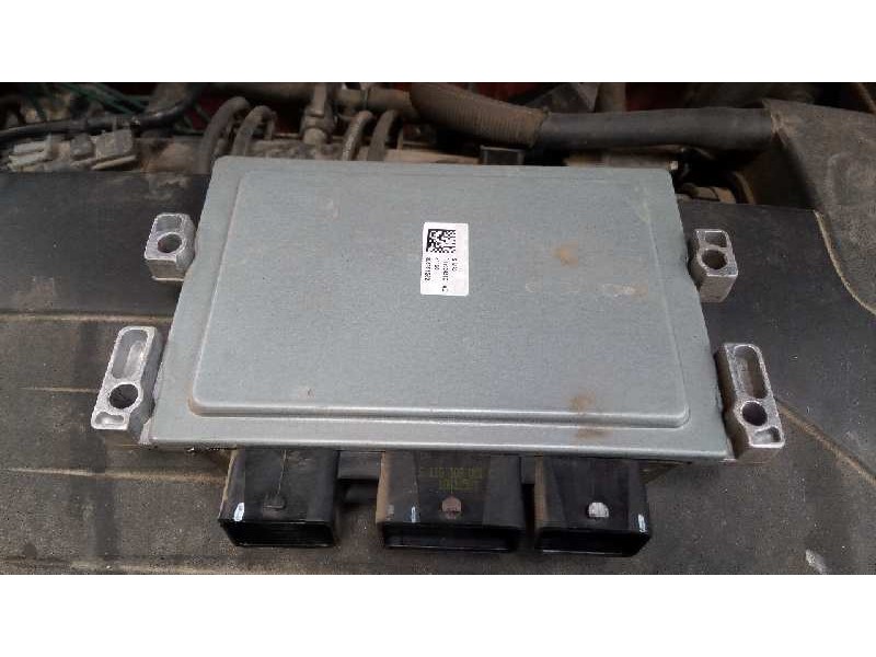 Recambio de centralita motor uce para dacia sandero laureate referencia OEM IAM 8201082042 8201082039 P3-B4-43-3