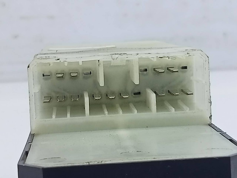 Recambio de mando elevalunas delantero izquierdo para suzuki grand vitara jb (jt) 2.0 jlx-a (5-ptas.) referencia OEM IAM 64J2024