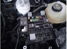 CAJA RELES / FUSIBLES 