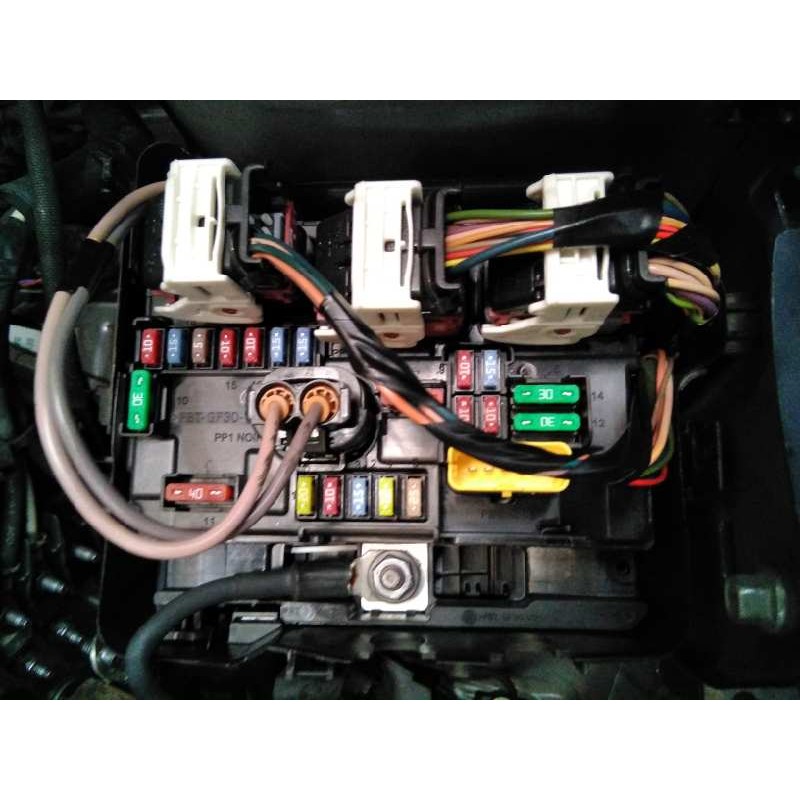 Recambio de caja reles / fusibles para citroën ds3 desire referencia OEM IAM   