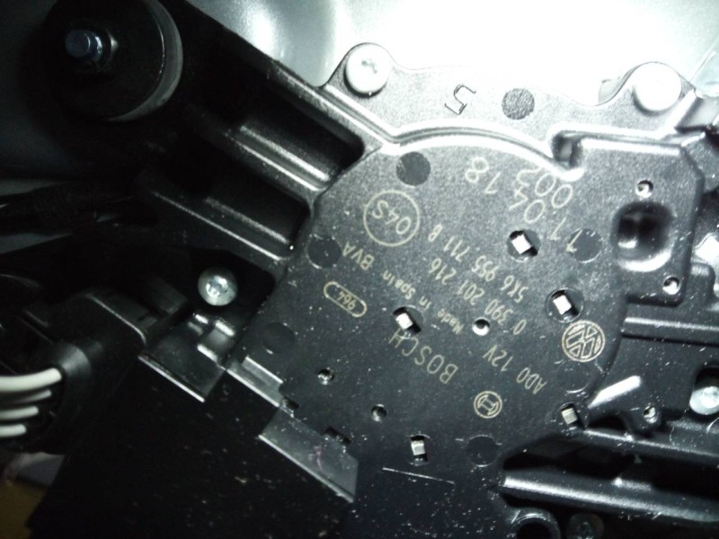 Recambio de motor limpia trasero para volkswagen golf vi (5k1) advance bluemotion referencia OEM IAM 5K6955711B 0390201216 