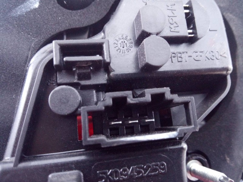 Recambio de piloto trasero izquierdo porton para volkswagen golf vi (5k1) advance bluemotion referencia OEM IAM 89090892  E1-B6-