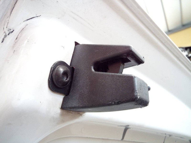 Recambio de cerradura maletero / porton para volkswagen caddy furgón/kombi maxi furgón bmt referencia OEM IAM   